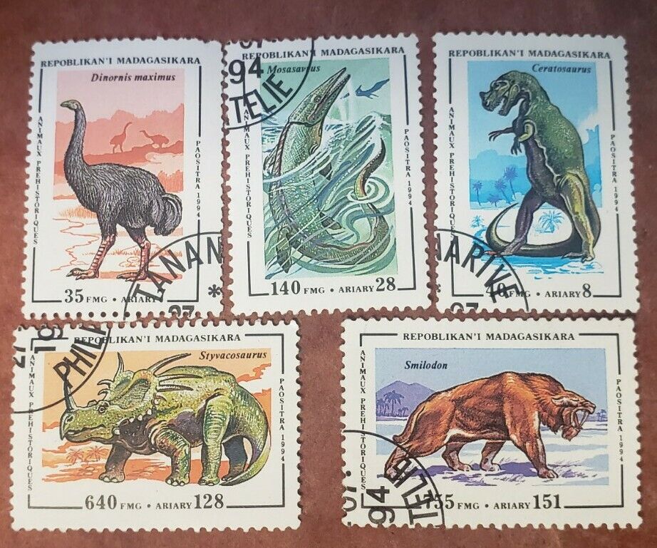 Gm182 Madagascar 1995 Prehistoric Animals Set Of 5 Original Gum Stamps