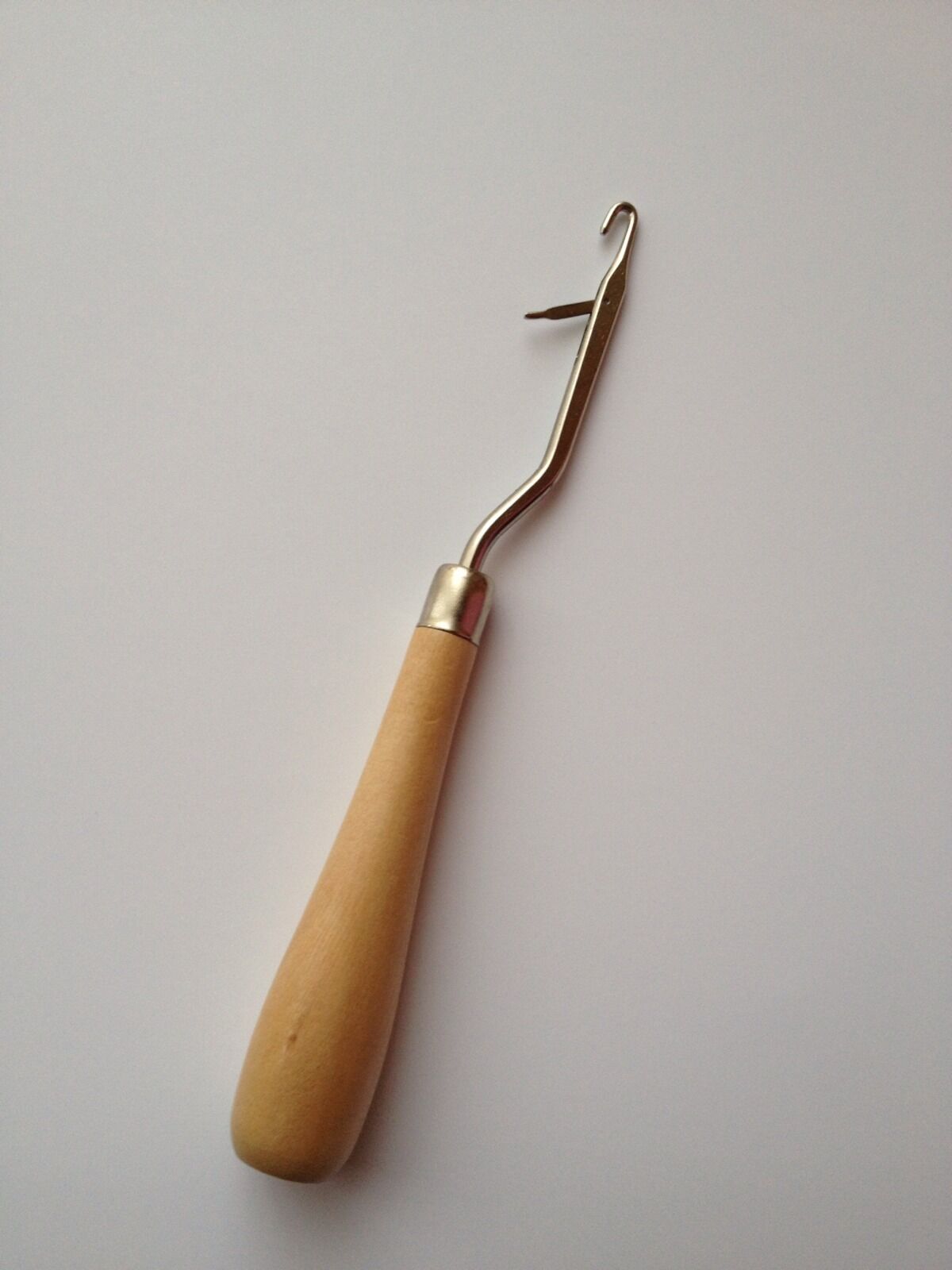 New! Latch Hook Wooden Craft Weaving Rug Making Hooking Tool Bent Hooks Needle