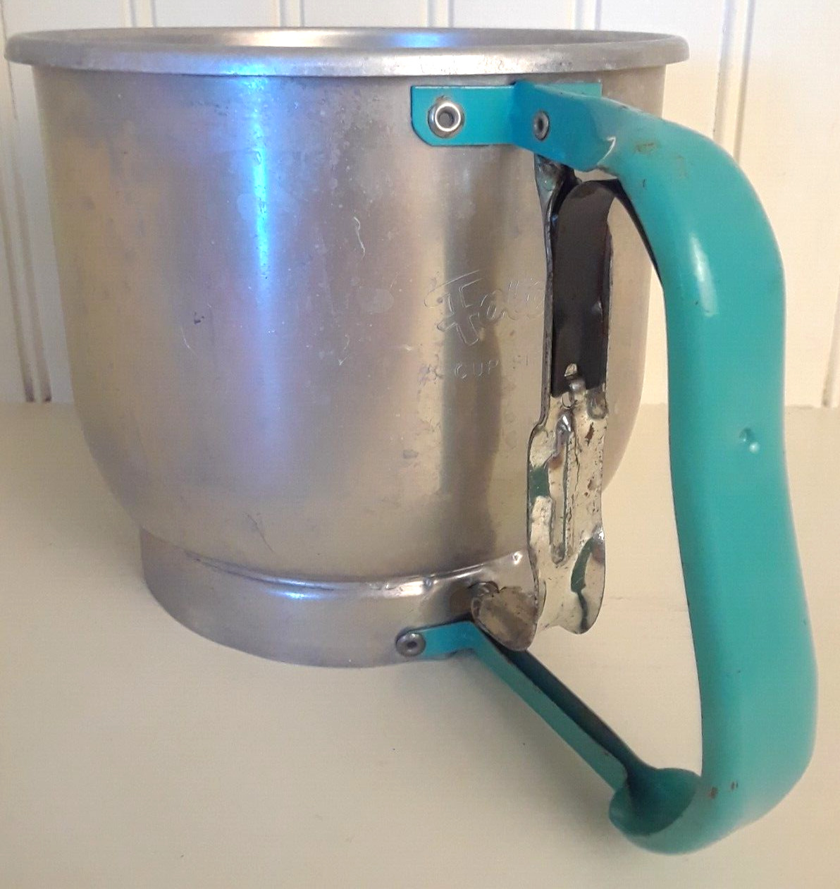 Vintage Foley 5 Cup Sifter Mid Century Kitsch Teal Handle Works