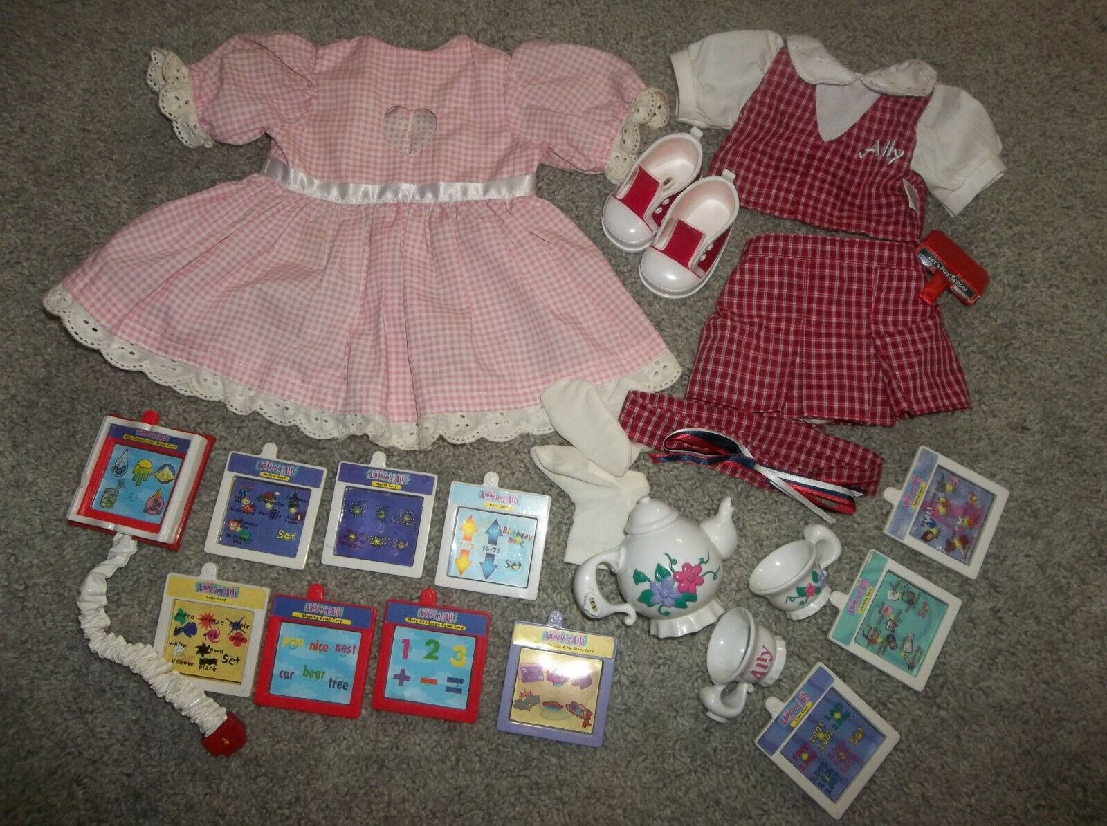 Vintage Amazing Amy & Ally Meet Me Clothes & Accessories Tea Set Cards & Reader