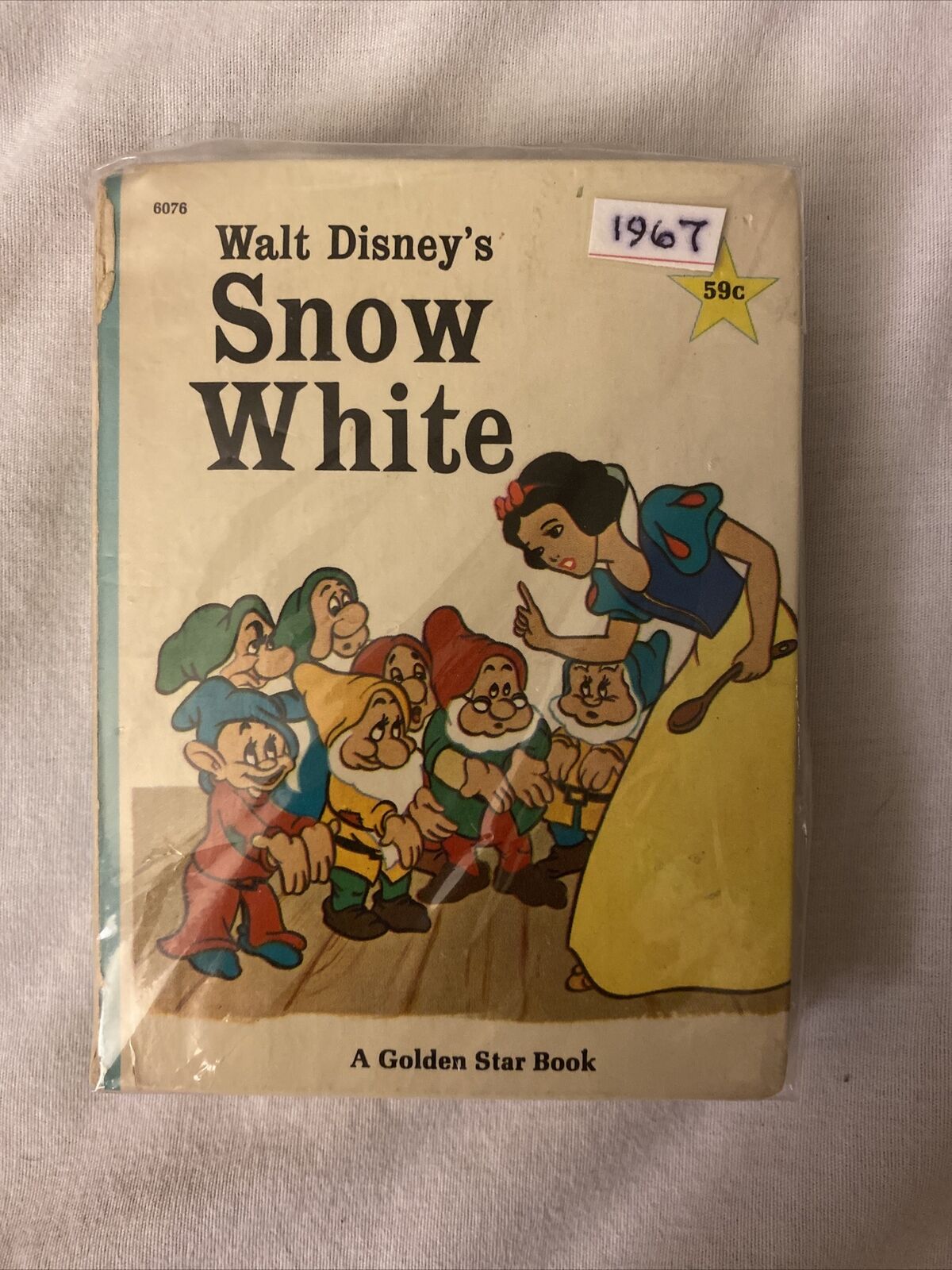 1967 Golden Star Walt Disney Snow White Mini Book Hardcover