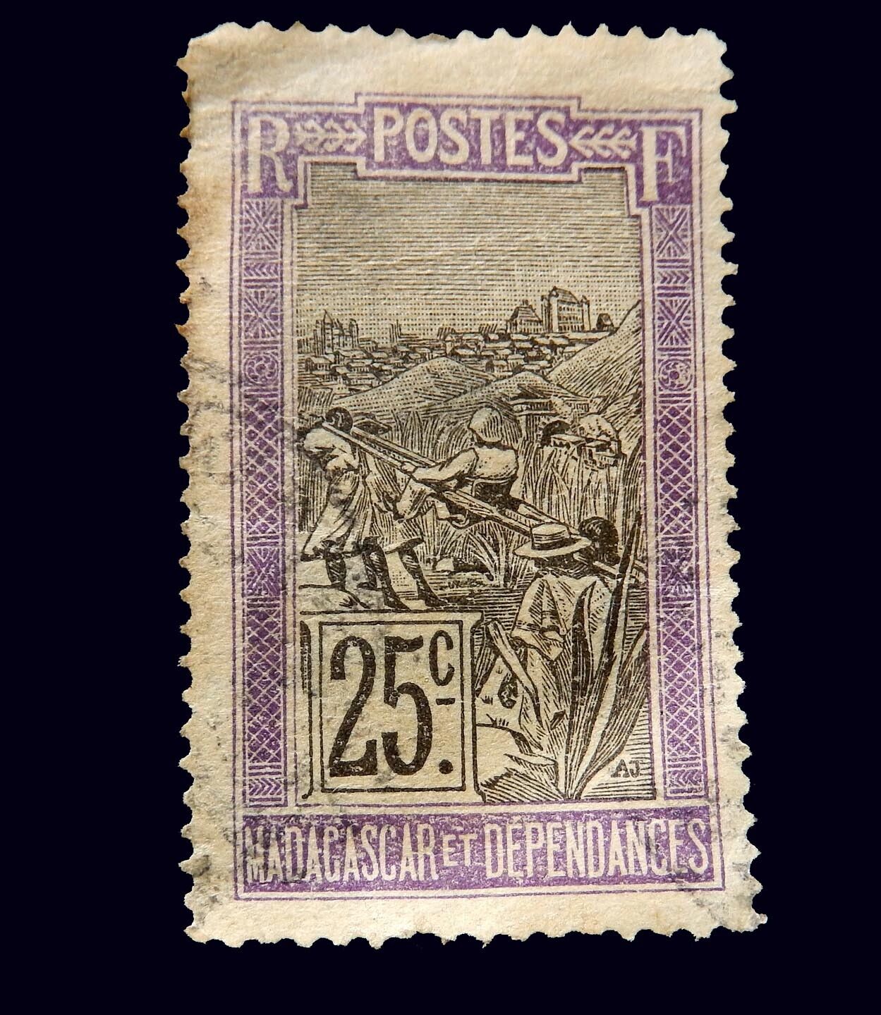 Madagascar (malagasy Republic) Stamps- Scott # 92/a9-25c-canc/lh-1922