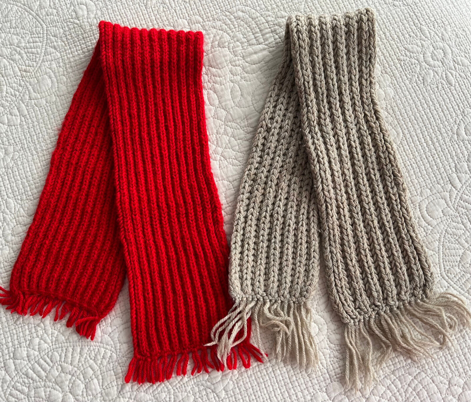Lot 2 Boys Knit Scarves Red And Beige Sizes Small 4-6